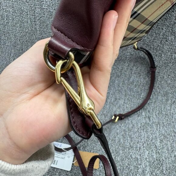 Burberry Leather Shoulder Bag 499-032225 - Picture 8 of 16